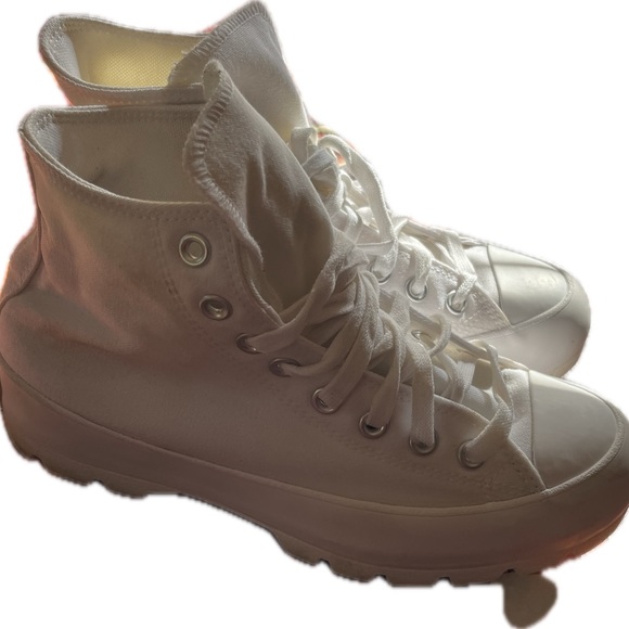 Use Converse - Picture 2 of 3